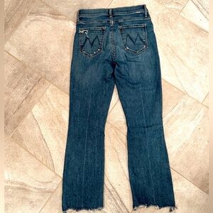 Mother Insider Crop Step Chew Hem in Dancing on Coals wash